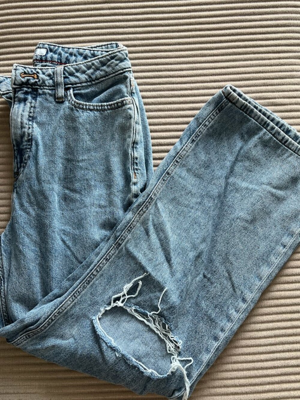 Ripped baggy jeans (Never used!) - Waist 27